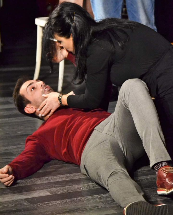 Teatrul Rosu: Dragoste neregulata - transmisiune online