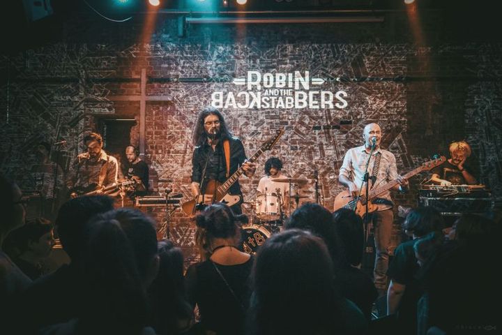 Robin And The Backstabbers la Expirat / Backyard Acoustic Season 2019